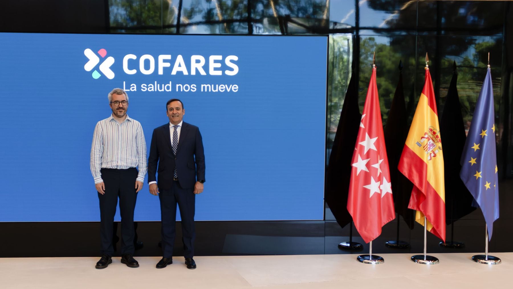 Javier Padilla y Eduardo Pastor en la sede de Cofares.