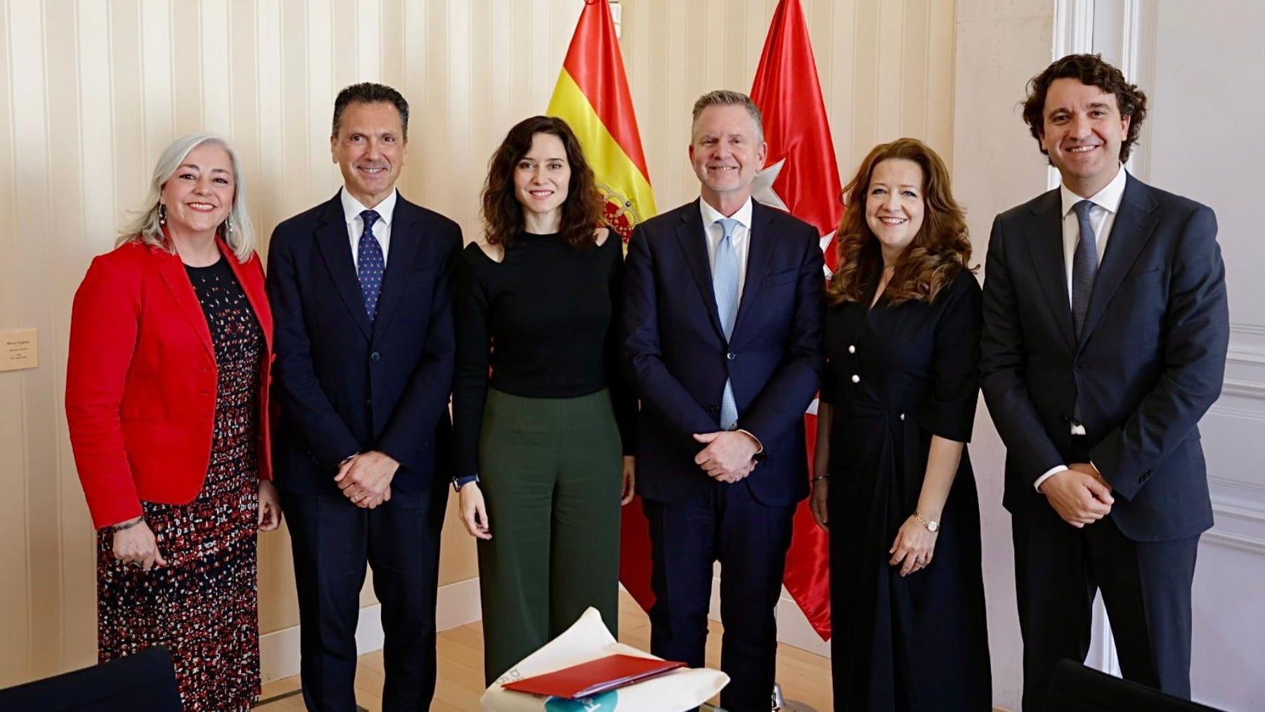 Imagen del encuentro de Fenín con Díaz Ayuso.