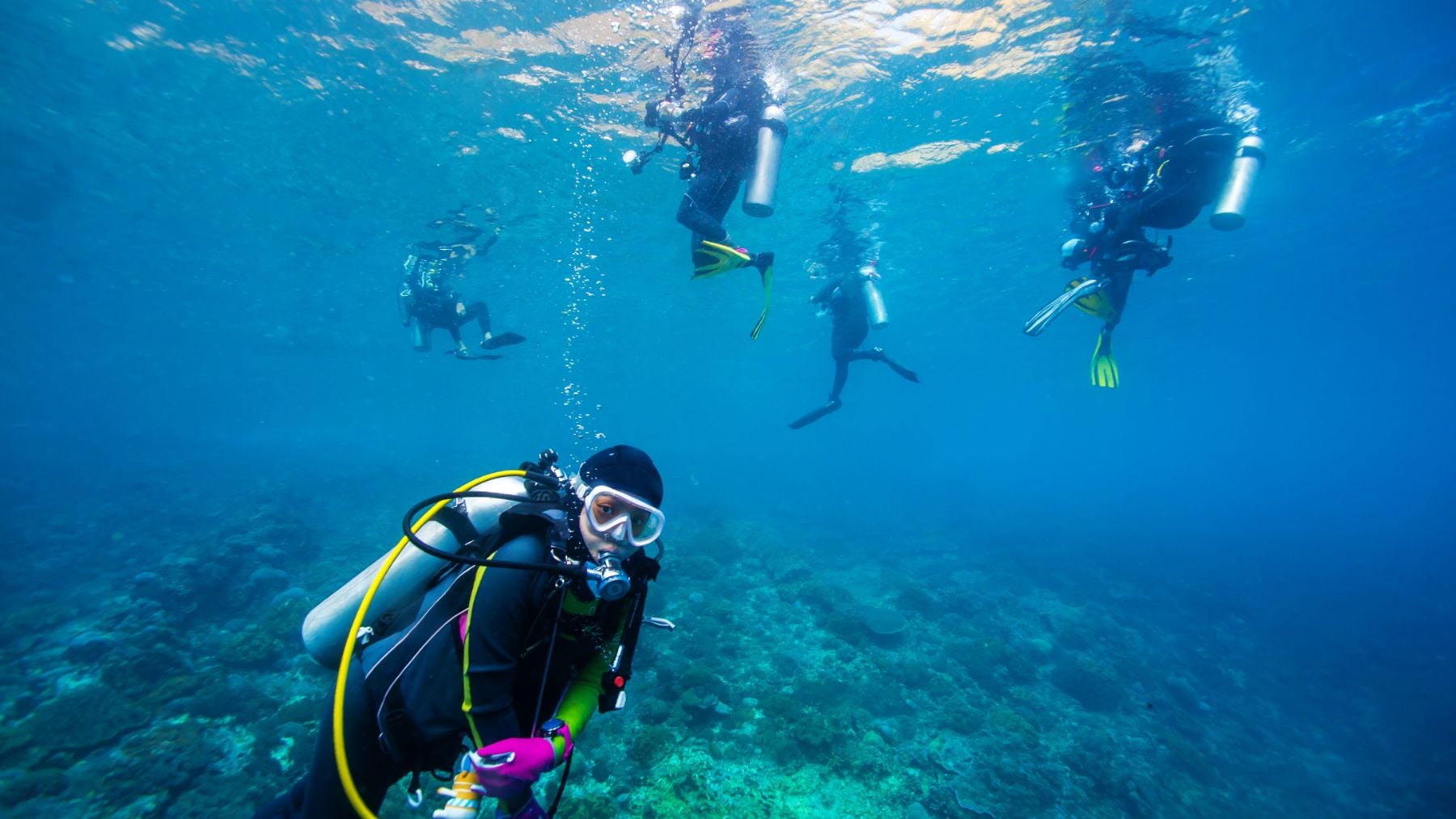 El buceo es uno de los deportes habituales en verano.